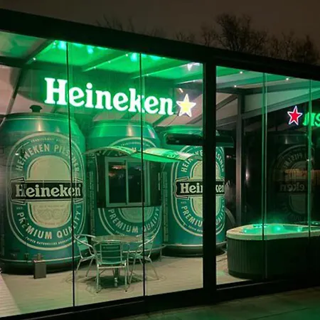 Sixpack Met Jacuzzi, Airco En Parkeergelegenheid *